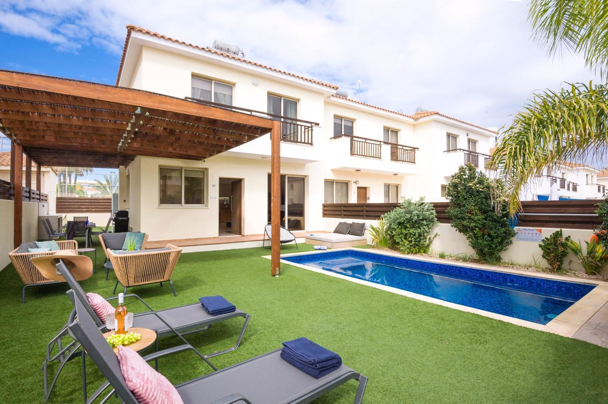 Villa Oasis Pernera Exterior photo