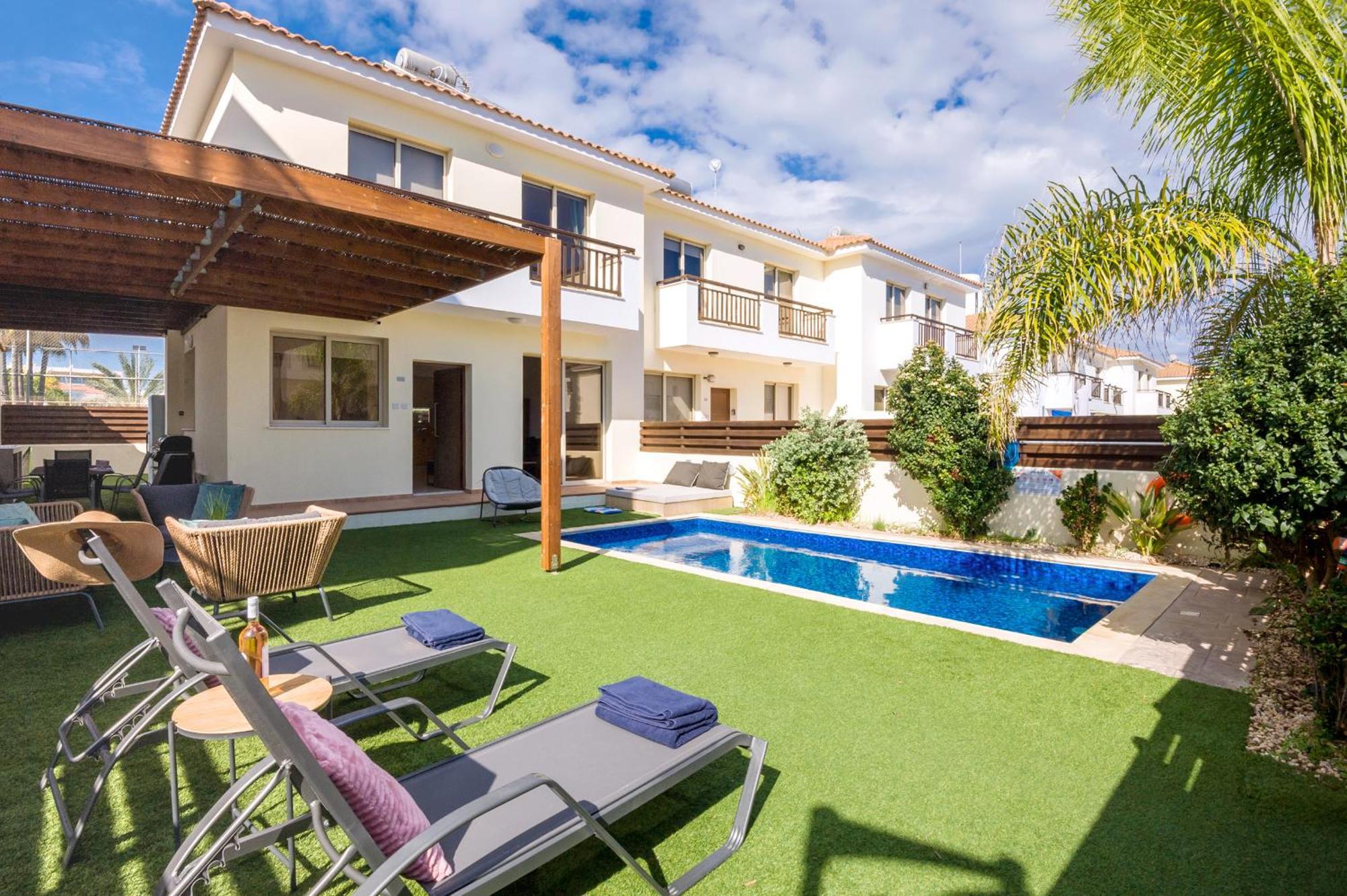 Villa Oasis Pernera Exterior photo