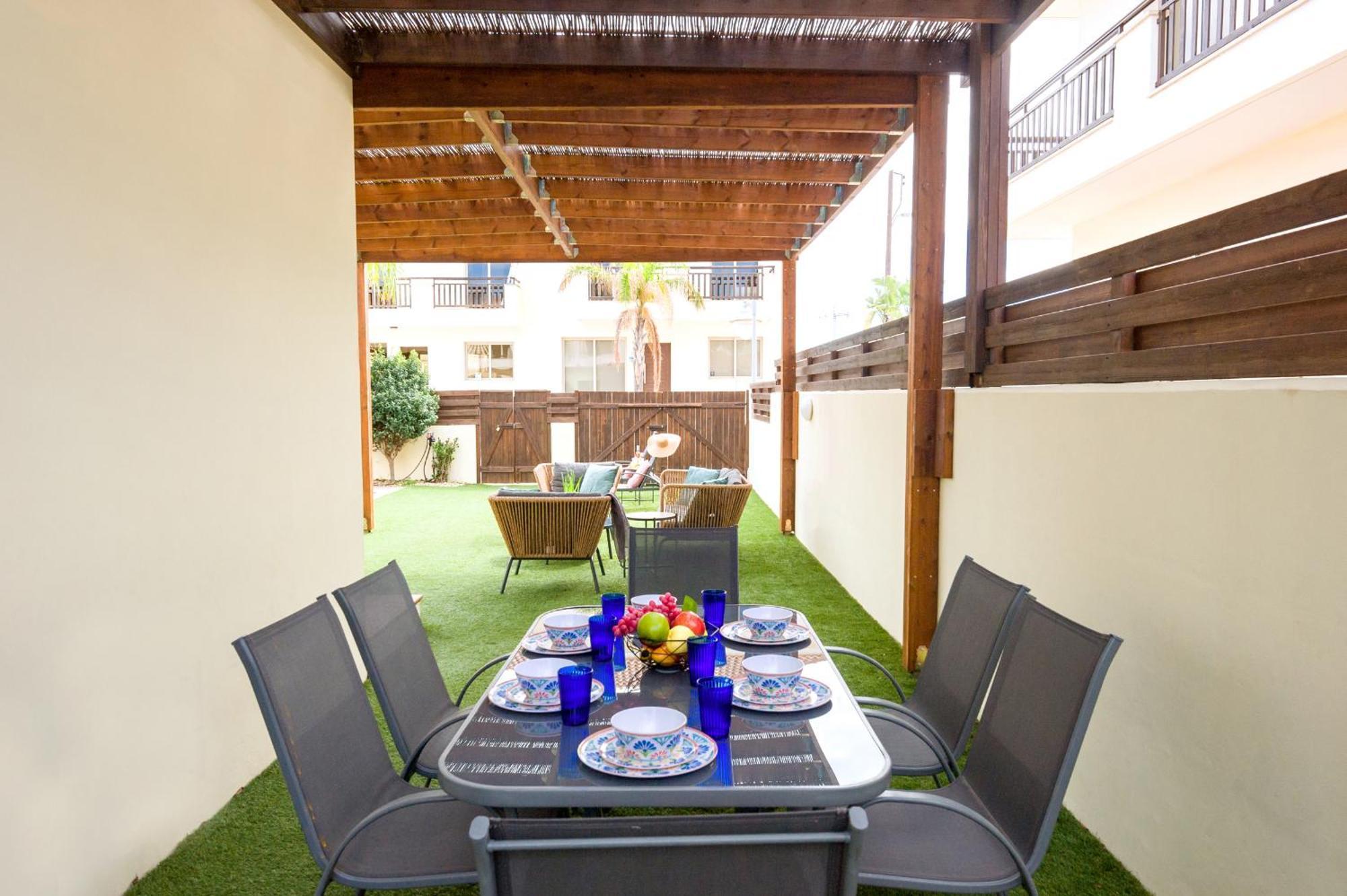 Villa Oasis Pernera Exterior photo